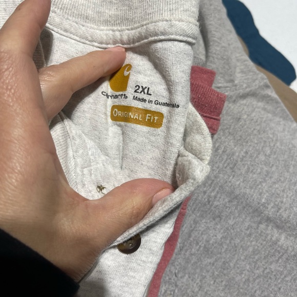 Bundle of 6 Carhartt T-Shirts in Gray, Tan, Blue, Pink, and Cream - Picture 8 of 9